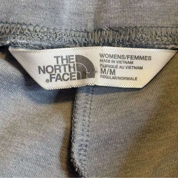 The North Face Woman’s cropped drawstring sweat pants - Picture 3 of 9